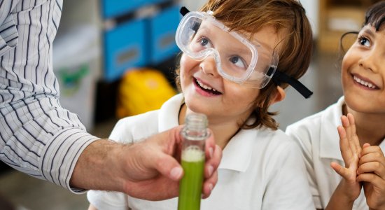 Didattica a distanza: a lezione di scienze in cucina nella scuola di base