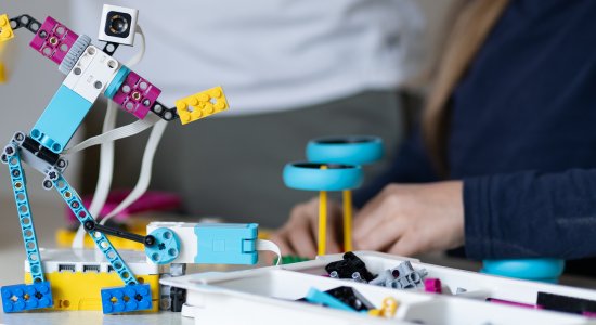 Coding a distanza e attività STEAM in digitale con LEGO Education