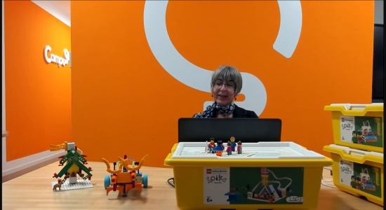 LEGO Education SPIKE Essential STEAM, robotica e storytelling